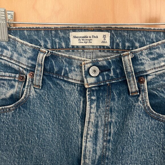 Abercrombie Jeans | Ultra High Rise 90s Straight | Medium | Size 25L | Like New - Picture 10 of 14
